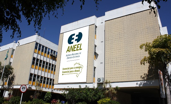 Rafael Fonteles discute alternativas de reforço energético com a Aneel